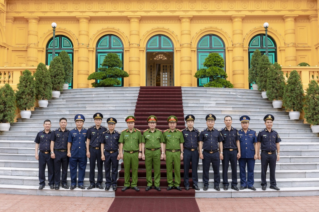 8 tập thể, cá nhân của ngành Hải quan được vinh danh trên mặt trận phòng, chống ma túy