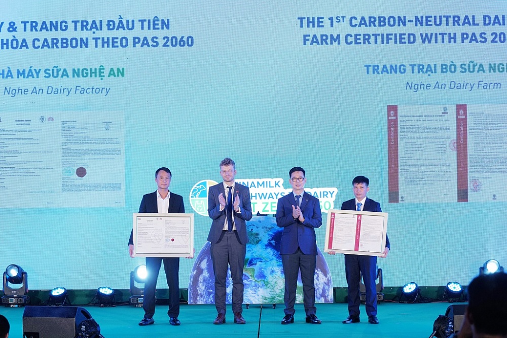 Giảm thiểu dấu chân carbon trong sản xuất tại doanh nghiệp sữa lớn nhất cả nước