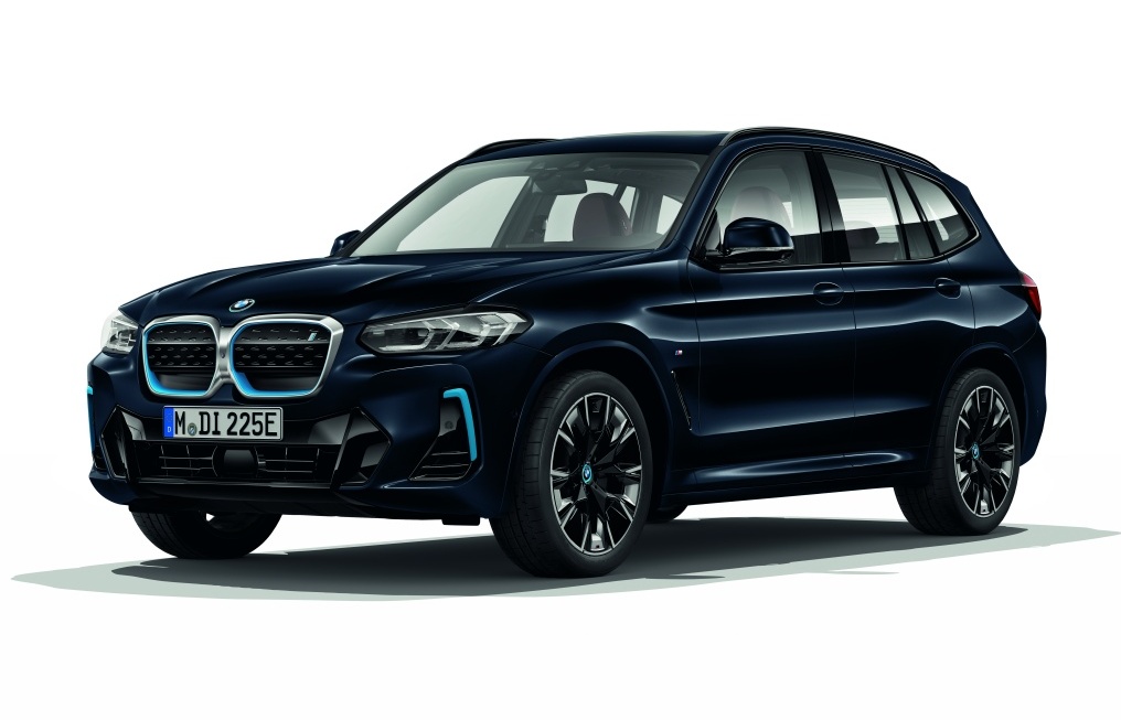 Nhập khẩu từ Đức, mẫu xe thuần điện BMW iX3 có giá từ 3,499 tỷ đồng