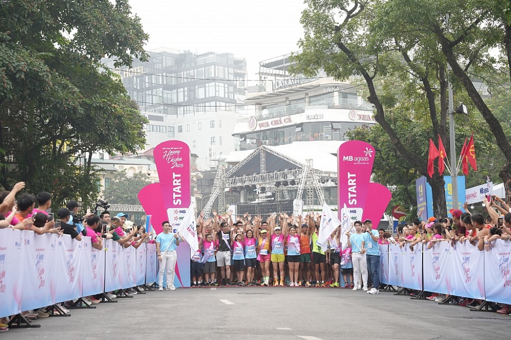 Hành trình 10km “sải bước chân – lành hạnh phúc”.