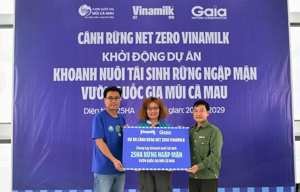 Vinamilk tái sinh “25 hecta rừng ngập mặn vườn quốc gia mũi Cà Mau”, hướng đến Net Zero