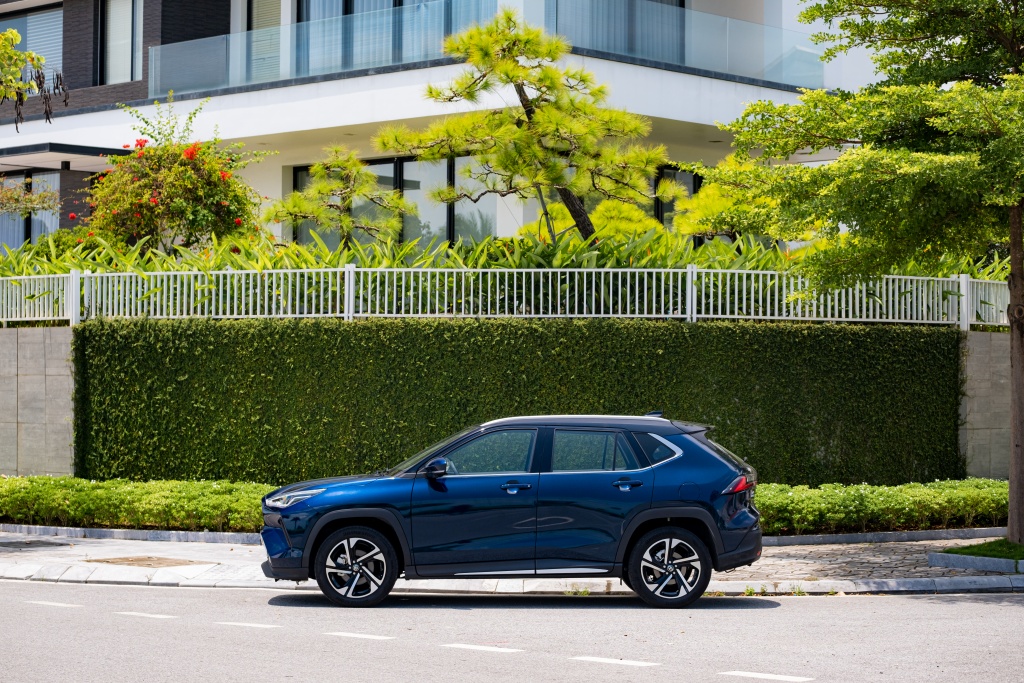 Giá từ 730 triệu đồng, Toyota Yaris Cross 2023 có cả động cơ xăng và hybrid