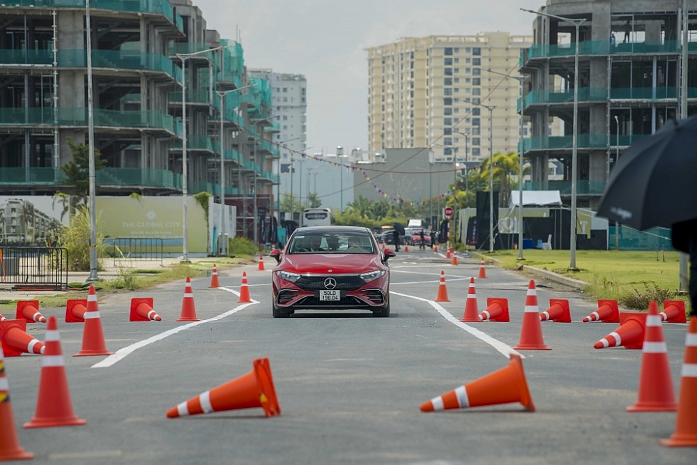 Mercedes-Benz “khoe” dàn xe sang tiền tỉ tại The Avantgarde 2023