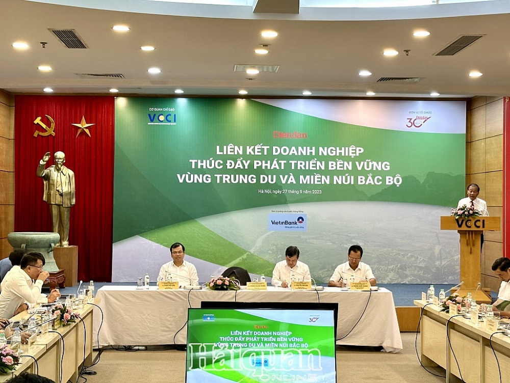 Diễn đàn “Liên kết doanh nghiệp thúc đẩy phát triển bền vững vùng Trung du và Miền núi Bắc Bộ”. Ảnh: H.D