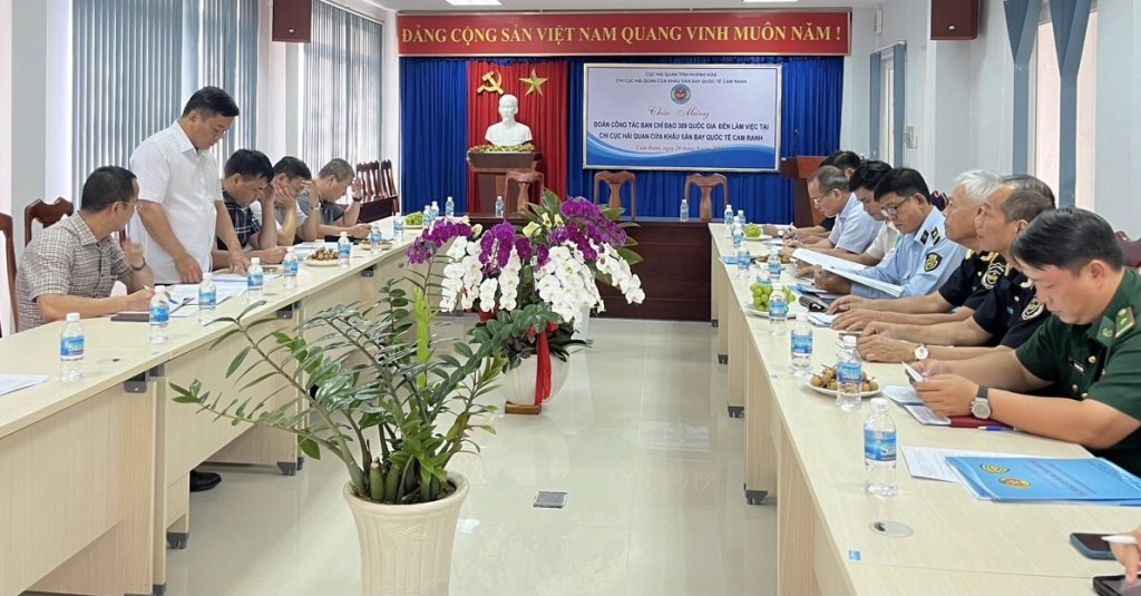 Hải quan sân bay quốc tế Cam Ranh chú trọng chống buôn lậu, gian lận thương mại