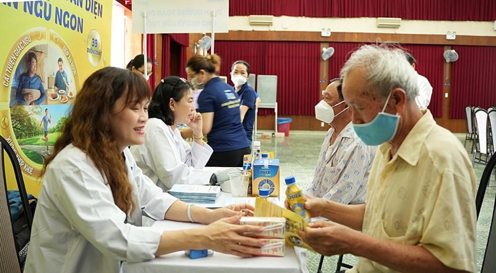 “Có hẹn cùng thanh xuân” – Chuyến tàu ngược thời gian cho người cao tuổi