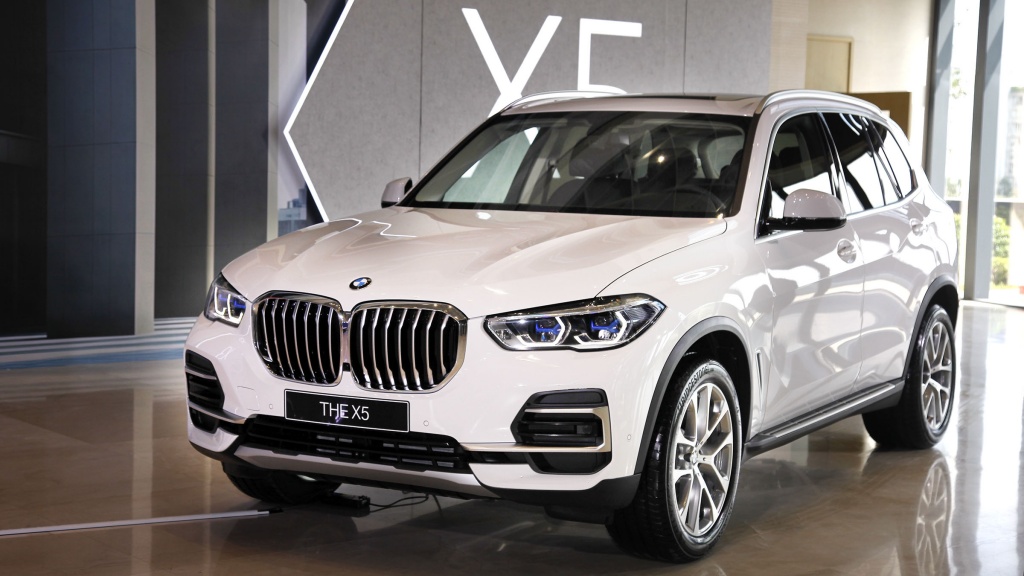 Lắp ráp tại Việt Nam, BMW X5 mới có giá bán từ 3,909 tỷ đồng