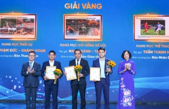 Trao giải ảnh “Khoảnh khắc báo chí 2022”