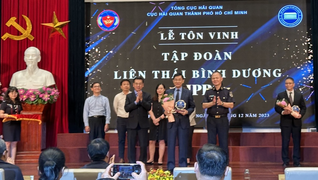 Hải quan TPHCM tôn vinh 21 doanh nghiệp tiêu biểu