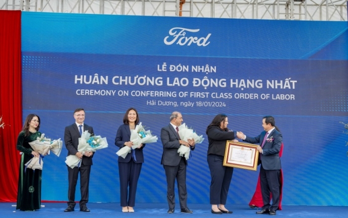 Ford Việt Nam đón nhận Huân chương Lao động hạng Nhất