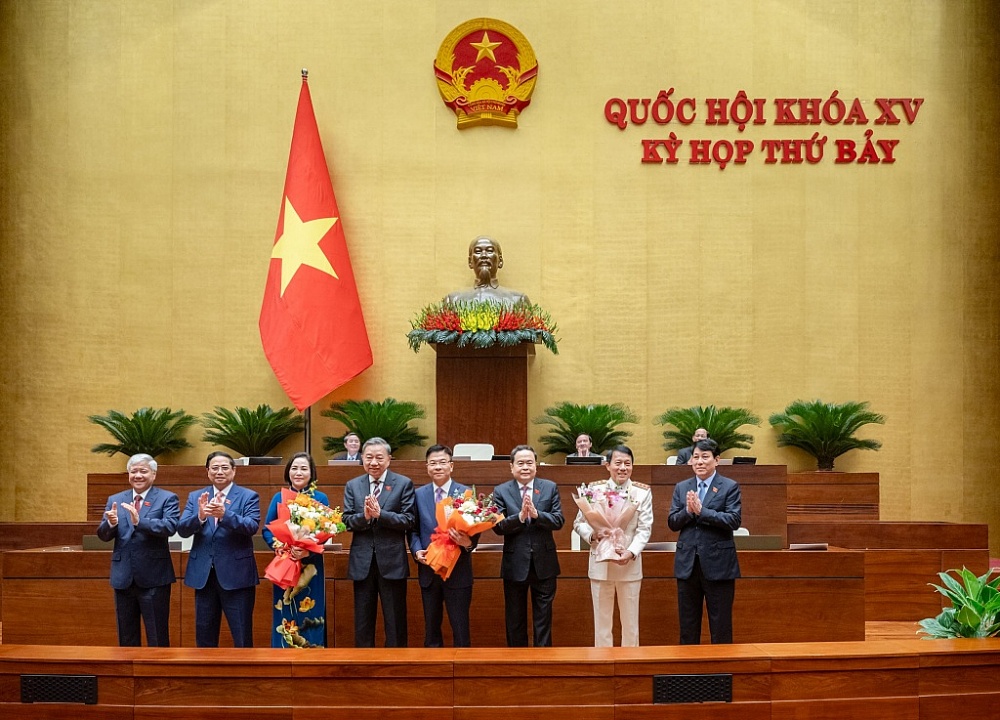 Lãnh đạo Đảng, Nhà nước chúc mừng Phó Chủ tịch Quốc hội Nguyễn Thị Thanh, Phó Thủ tướng Chính phủ Lê Thành Long, Bộ trưởng Bộ Công an Lương Tam Quang. Ảnh: quochoi.vn