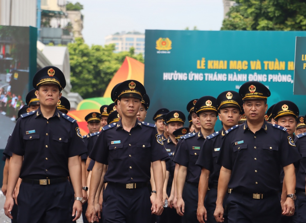 Ngành Hải quan tham gia tuần hành hưởng ứng Tháng hành động phòng, chống ma túy