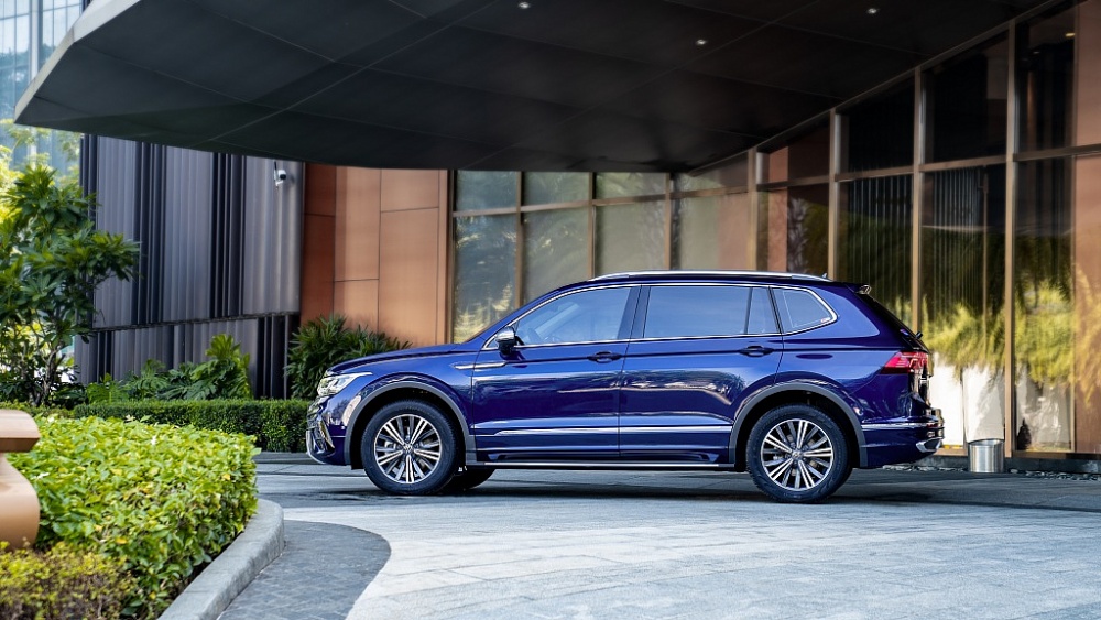 Volkswagen Tiguan Platinum 2024 có giá mới là 1,688 tỷ đồng