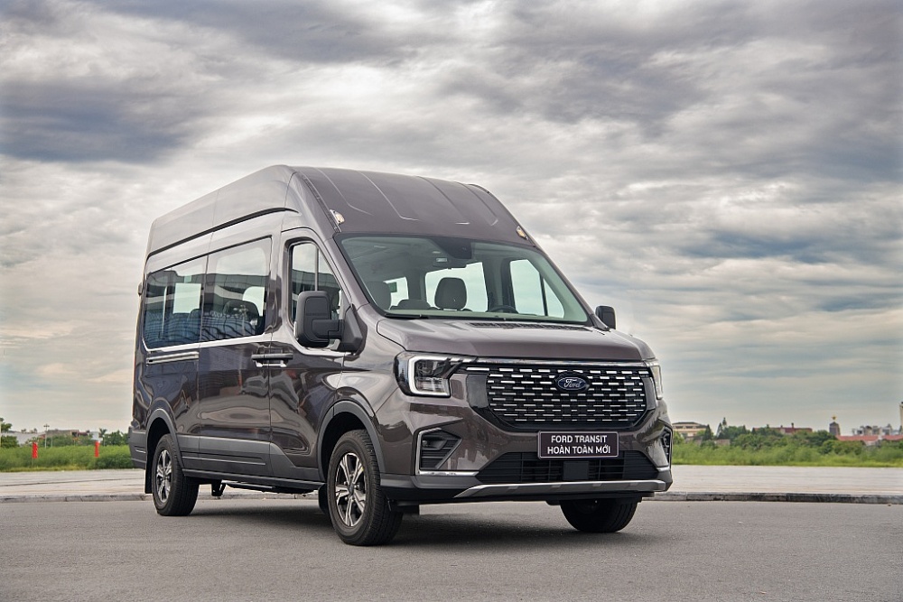 Ford Transit 2024 quyết giữ vững ngôi vương