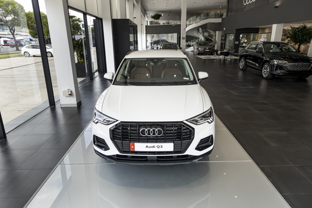 Audi Q3 Advanced phiên bản Black Edition có giá từ 1,890 tỷ đồng