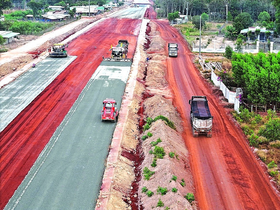 Một đoạn cao tốc Biên Hòa – Vũng Tàu trong giai đoạn đang thi công. 	Ảnh: Quang Hải – Viết Dũng