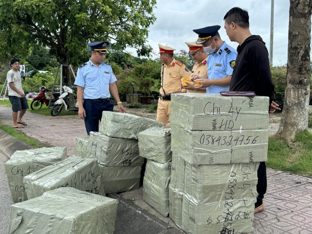 Buôn bán bugi xe máy giả mạo nhãn hiệu NGK, một cá nhân bị phạt trên 100 triệu đồng