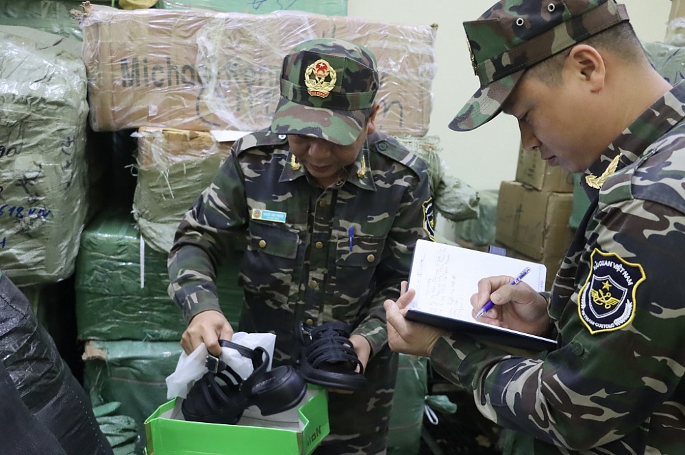 Hải quan Quảng Ninh kiểm soát thuốc lá điện tử, thuốc lá nung nóng