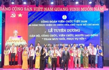 3 cán bộ Công đoàn ngành Hải quan được tuyên dương trong phong trào “Tham mưu giỏi, phục vụ tốt”