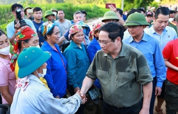 'Khẩn trương khắc phục hậu quả bão lũ, nhanh chóng ổn định đời sống nhân dân'