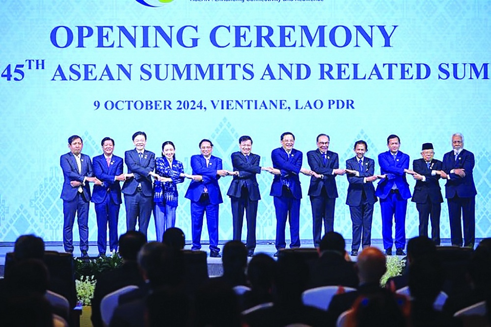 Hội nghị Cấp cao ASEAN lần thứ 44, 45 và các Hội nghị Cấp cao liên quan vừa diễn ra tại Viêng Chăn (Lào) từ ngày 8-11/10.