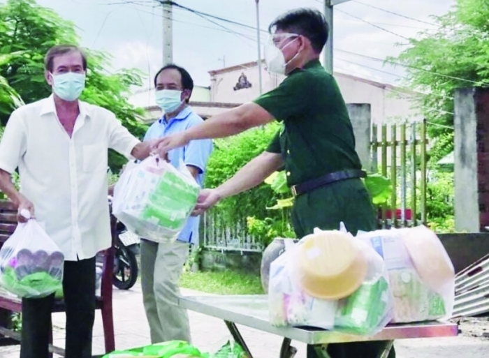 Chung tay chăm sóc người dân trong đại dịch