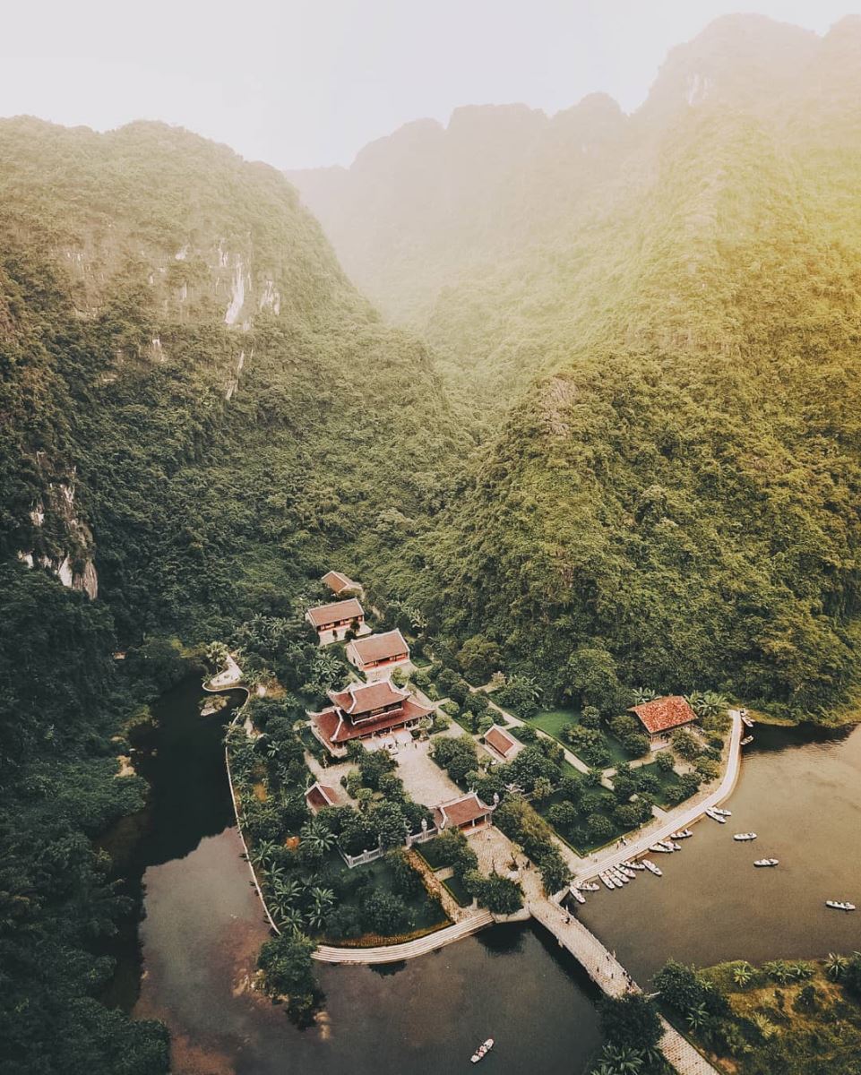 ba dia diem du xuan dep nhat ninh binh