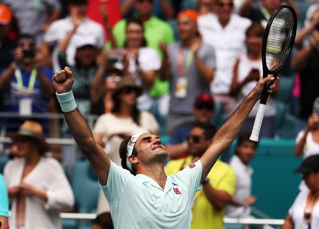 ha guc nhanh isner federer lan thu tu len ngoi tai miami open