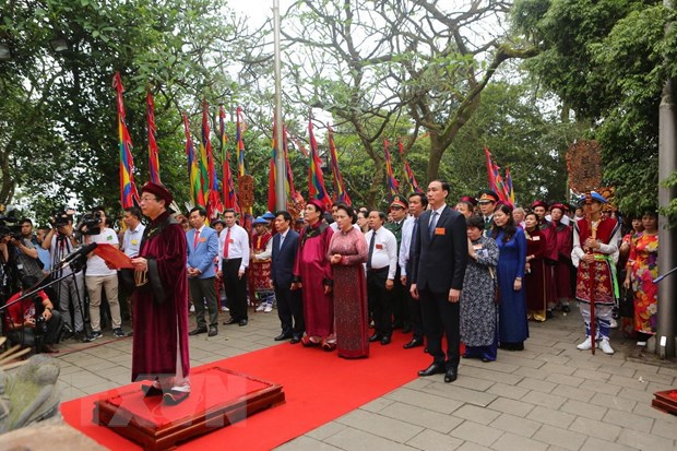 linh thieng le gio to hung vuong nam 2019 tren dinh nghia linh