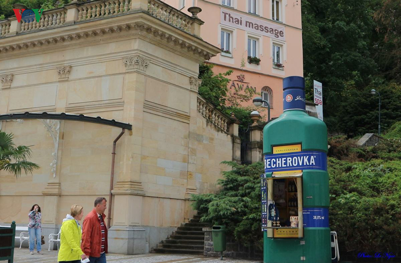 kham pha karlovy vary thanh pho nghi duong kieu diem giua long chau au