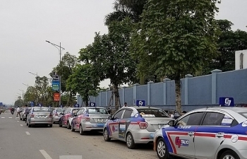 Chính thức khép lại 'cuộc chiến' taxi truyền thống và công nghệ