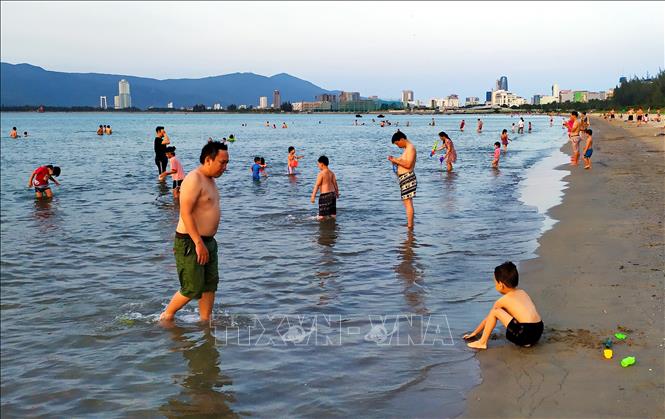 du lich bien nhon nhip tro lai sau nhung ngay gian cach xa hoi