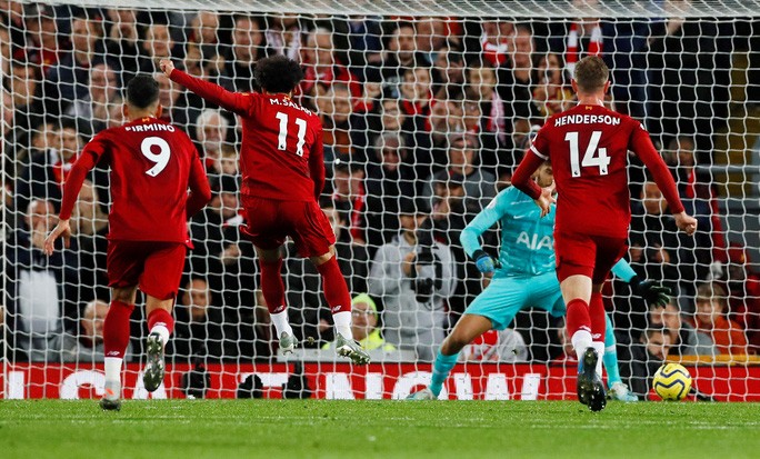 nguoc dong dai chien tottenham liverpool vung ngoi dau ngoai hang