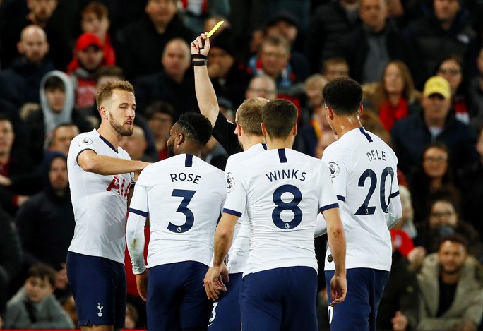 nguoc dong dai chien tottenham liverpool vung ngoi dau ngoai hang