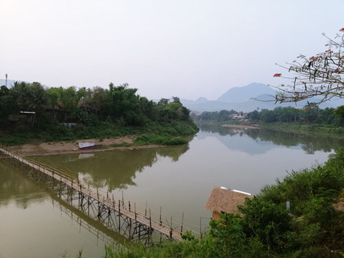 den luang prabang tim binh yen