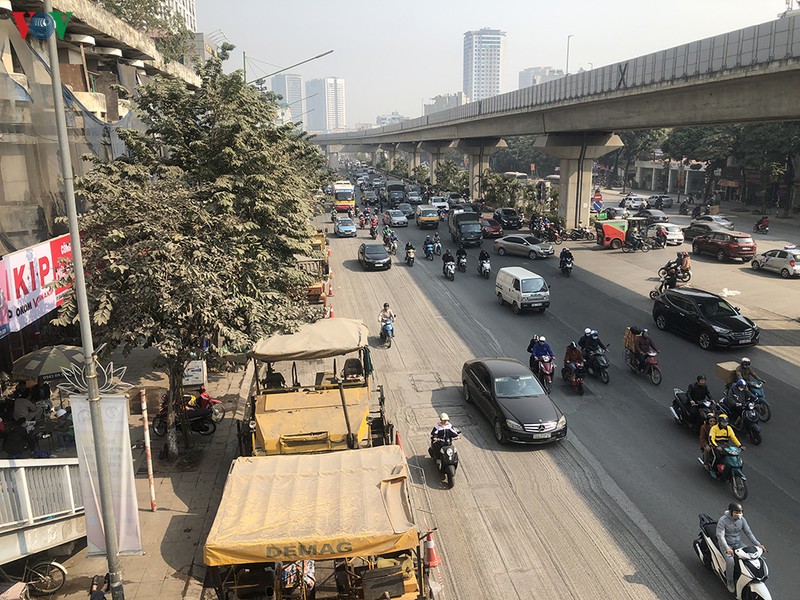 cuoi nam ha noi lai dao duong pho phuong bui mu mit