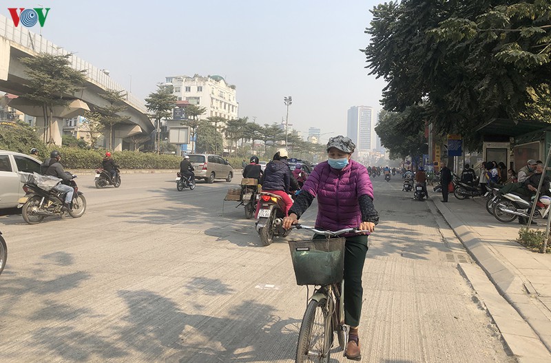 cuoi nam ha noi lai dao duong pho phuong bui mu mit