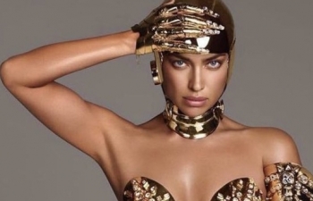 Nóng bỏng như 'quả bom gợi cảm' Irina Shayk