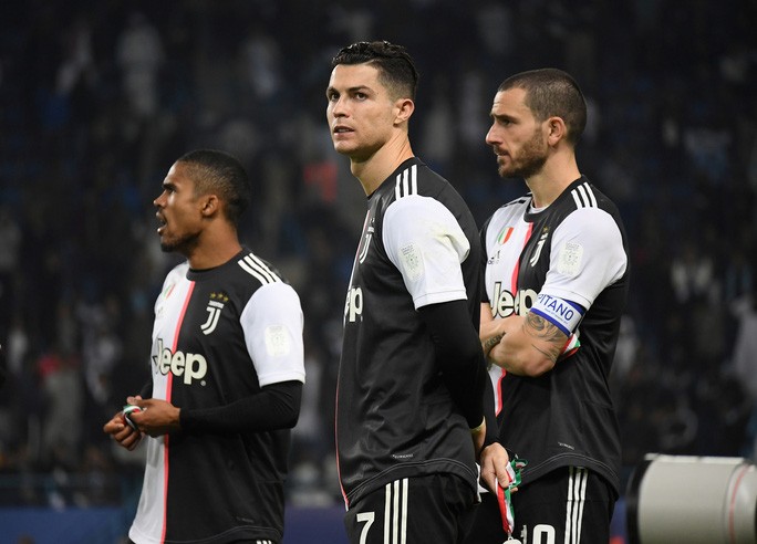 juventus thua sieu cup y ronaldo vuot chiec cup thu 30 trong su nghiep