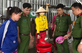 Tôm bơm tạp chất tung hoành: Làm sao ngăn chặn?