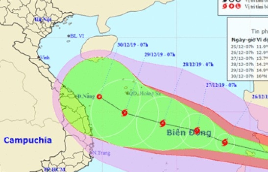 Bão Phanfone giật cấp 14 đang hướng vào miền Trung