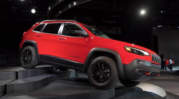 naias 2018 jeep cherokee 2019 ra mat co them phien ban dong co 20l tang ap