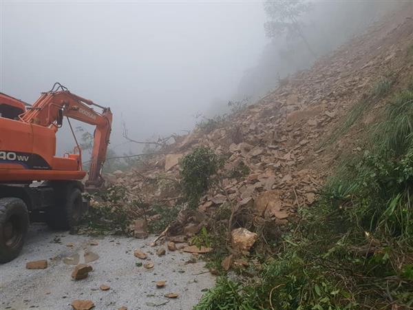 sat lo nghiem trong tai quoc lo 8a cua khau quoc te cau treo bi chia cat