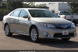 Toyota giới thiệu phiên bản đặc biệt Camry hybrid đời 2014.5