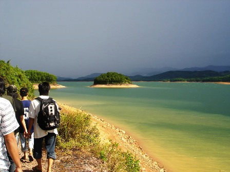 khai truong tuyen du lich ha tinh sakonnakhon thai lan