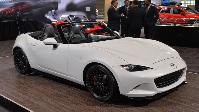 mazda mx 5 se bat dau ban tu thang 6 2015