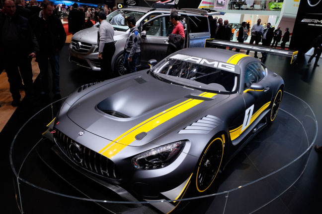 lo dien phien ban black series cua amg gt