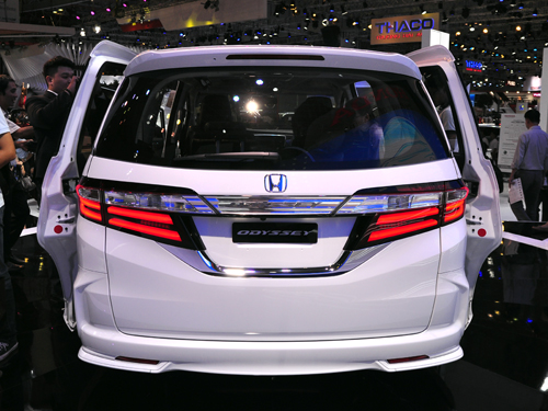 tai viet nam honda odyssey co gia gan 2 ty