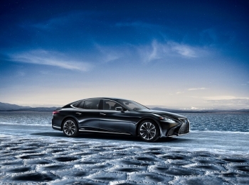 LEXUS LS 500h hoàn toàn mới xuất hiện tại triển lãm ô tô Geneva