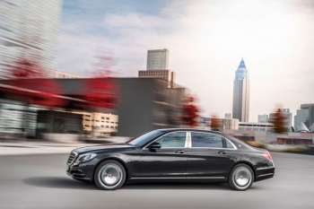 Cặp đôi Mercedes-Maybach S 400 và S 500 ra mắt khách hàng Việt